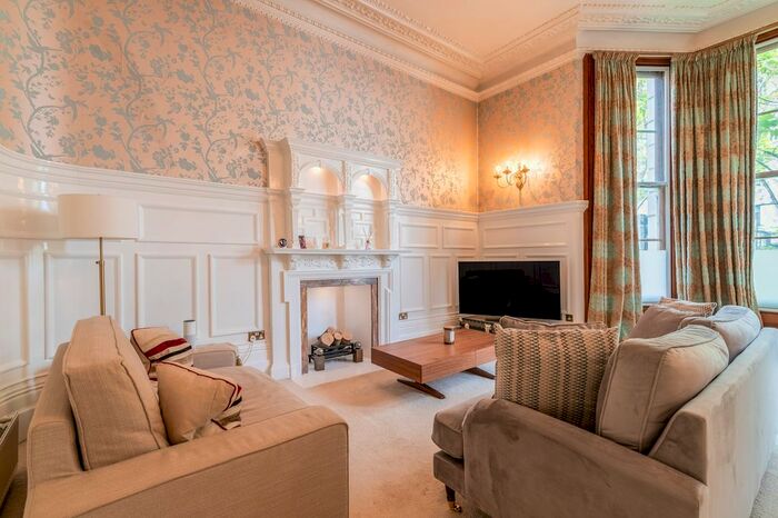 2 Bedroom Flat To Rent In Cromwell Road, London, SW5