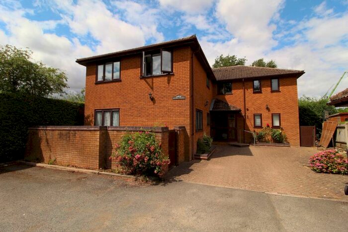 1 Bedroom Apartment To Rent In Shire Court, Adeyfield Road, Hemel Hempstead, Hertfordshire, HP2