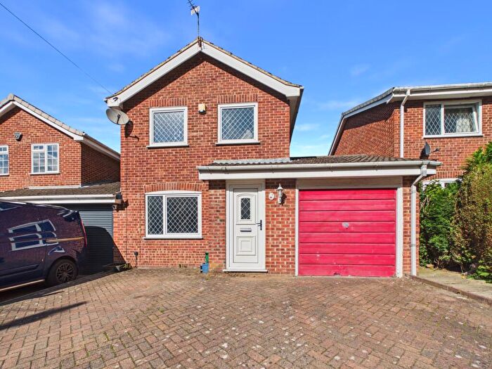 3 Bedroom Link Detached House For Sale In Corbel Close, Oakwood, DE21