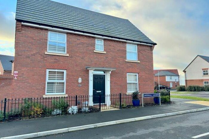 3 Bedroom Property To Rent In Ravenhall Gardens, Warwick, CV34