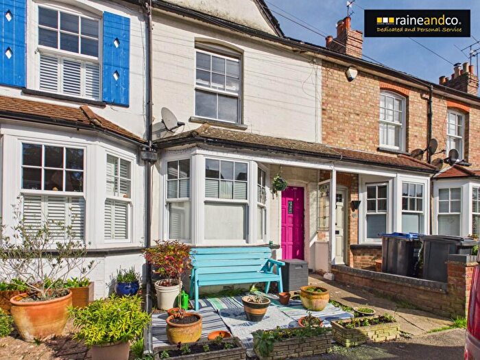 3 Bedroom Terraced House For Sale In Frampton Road, Potters Bar, EN6