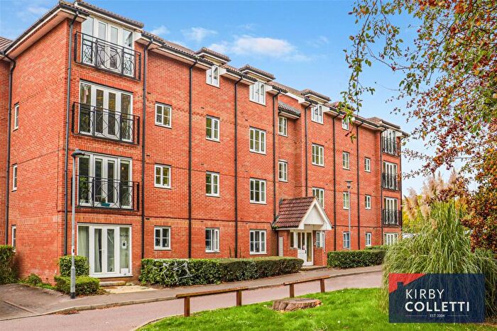 2 Bedroom Apartment For Sale In Winnipeg Way, Broxbourne, EN10