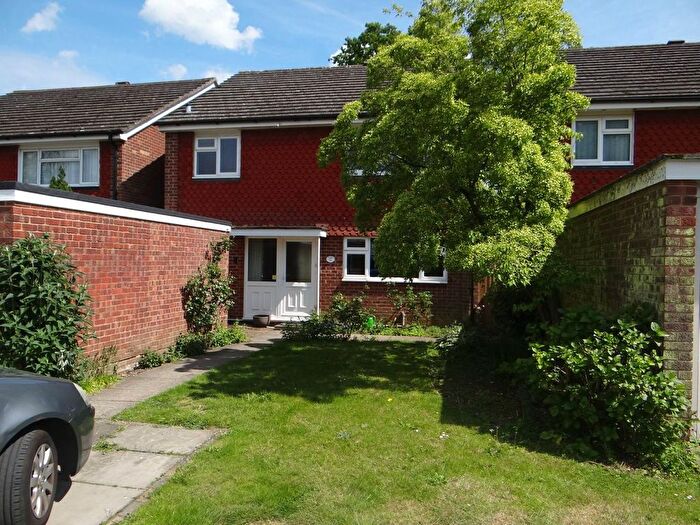3 Bedroom Detached House To Rent In Lincoln Park, Amersham, HP7