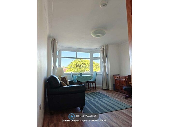 1 Bedroom Semi-Detached House To Rent In Watford Way, London, NW4