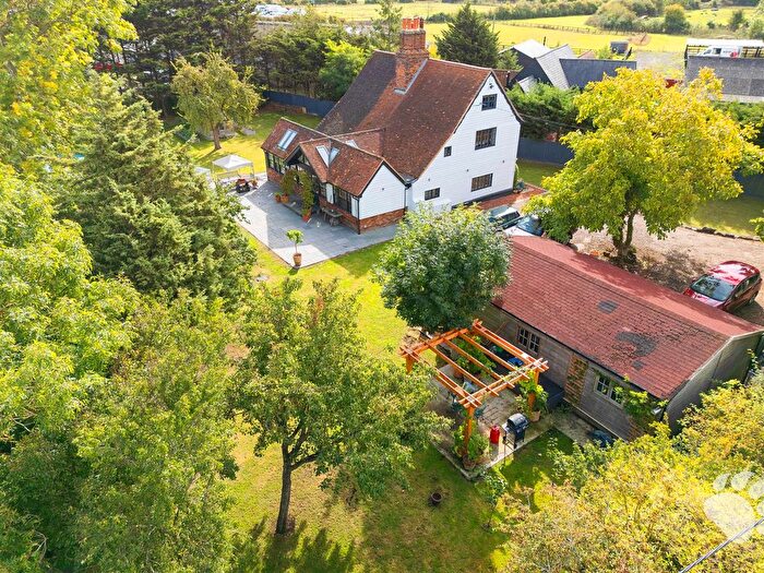 4 Bedroom Detached House For Sale In Highlands Road, Battlesbridge, SS11