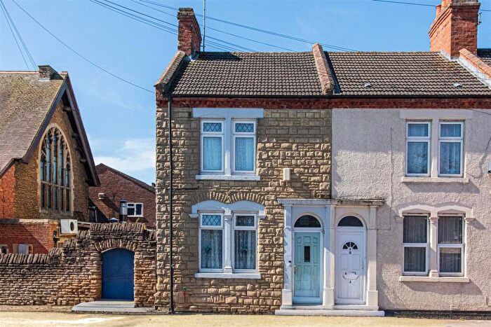 3 Bedroom End Of Terrace House For Sale In Whitworth Road, Northampton, NN1