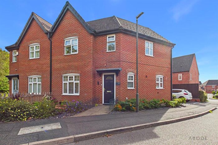 3 Bedroom Semi-Detached House For Sale In Barrys Close, Woodville, Swadlincote, DE11