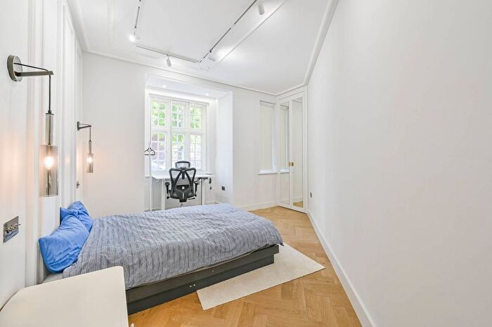 2 Bedroom Flat To Rent In Harrowby Street, Marylebone, London, W1H