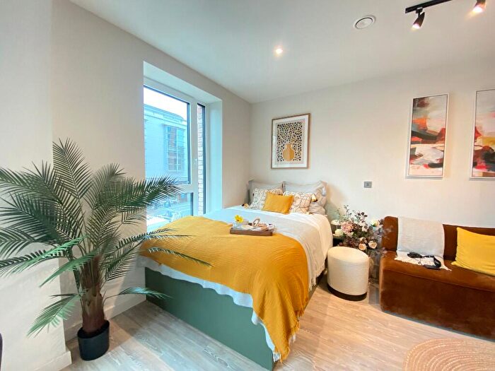 Studio To Rent In Clarence Street, Kingston Upon Thames, Surrey, KT1