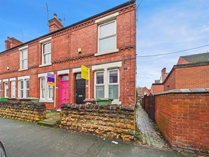 3 Bedroom End Of Terrace House To Rent In Laurie Avenue, Forest Fields, Nottingham, NG7