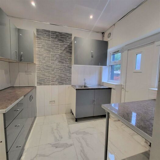 3 Bedroom Terraced House To Rent In Claremont Road, Manchester, M14