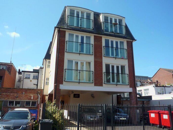 1 Bedroom Flat To Rent In Crown House, SL1