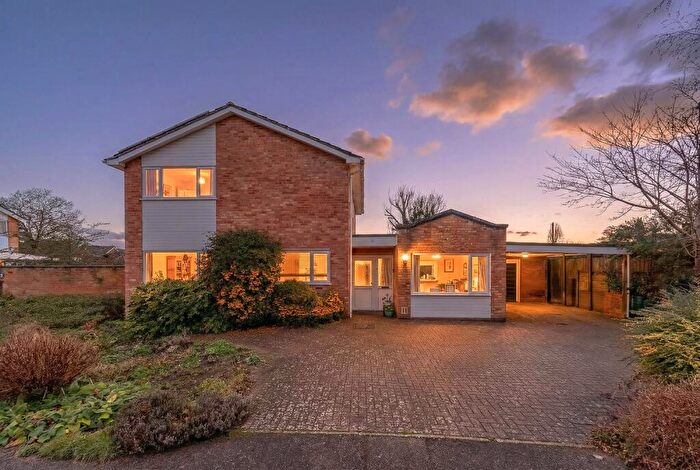 4 Bedroom Detached House For Sale In Willow Close, Brampton, Huntingdon, Cambridgeshire, PE28