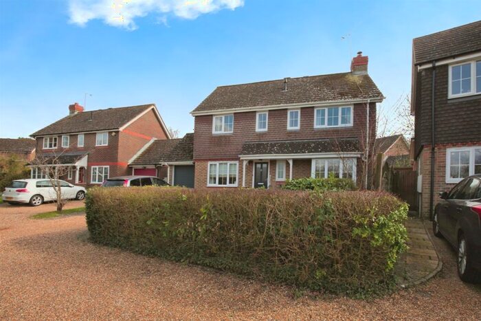 3 Bedroom Detached House For Sale In Blunden Drive, Cuckfield, Haywards Heath, RH17