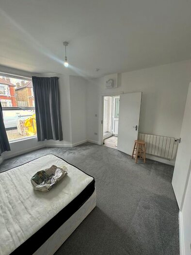 Studio To Rent In Hazeldene Road, Goodmayes, Ilford, IG3