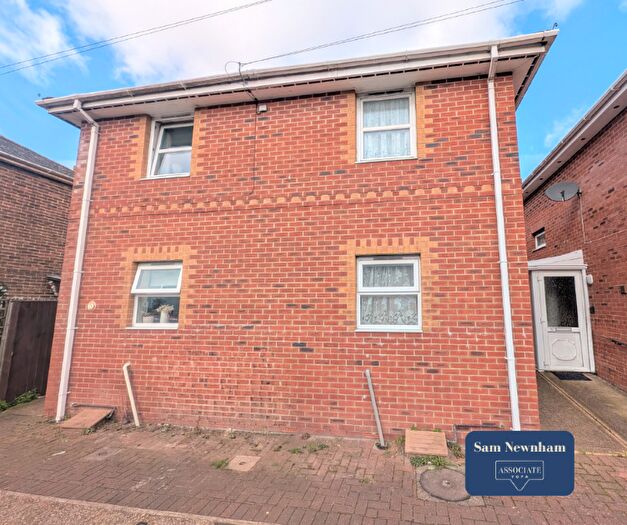 2 Bedroom Semi Detached House For Sale In Cross Street, Ryde, PO33