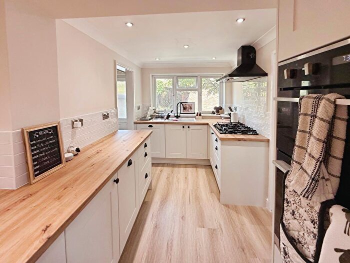 3 Bedroom End Of Terrace House To Rent In Abingdon Close, Bracknell, RG12