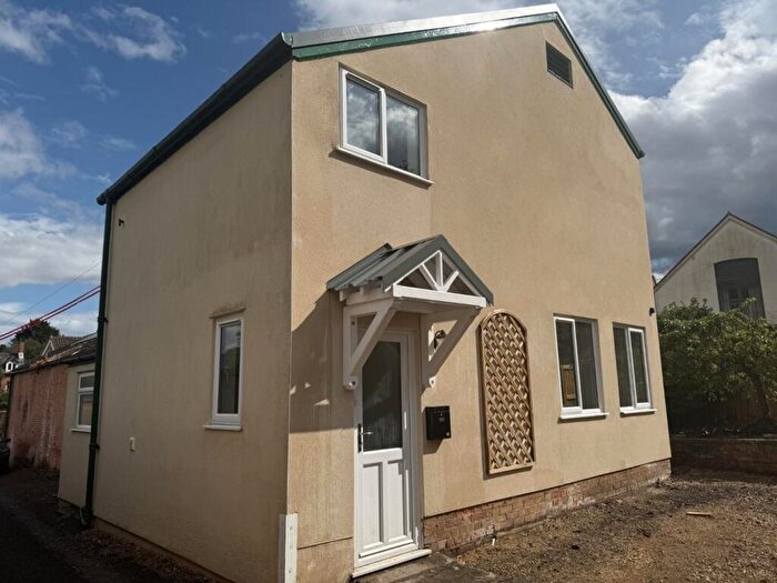 3 Bedroom House To Rent In Water Street, Dursley, GL11