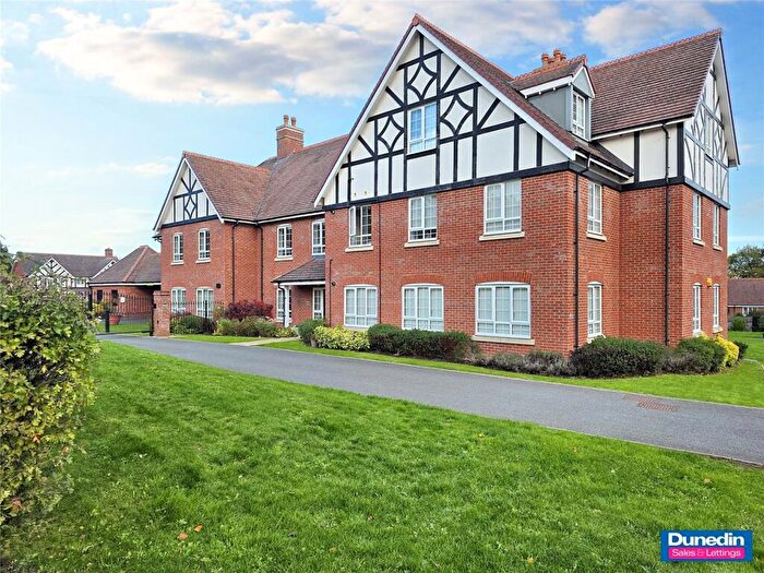 3 Bedroom Apartment To Rent In Butterwick Close, Barnt Green, Birmingham, B45