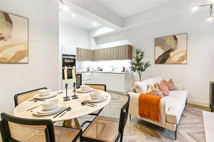 3 Bedroom Flat For Sale In The, St. George's Gardens, SW17
