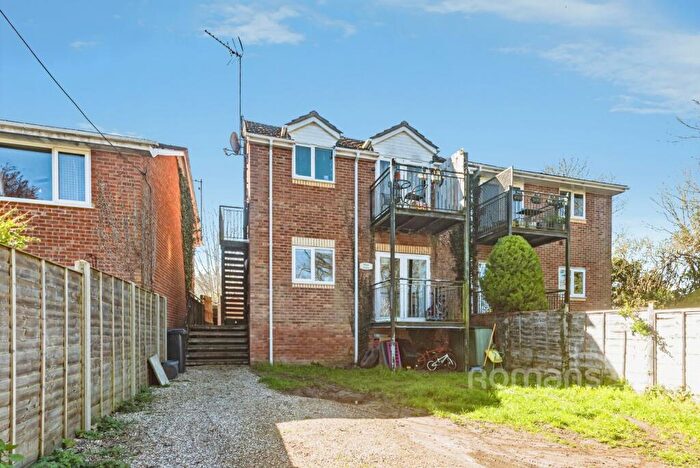 2 Bedroom Flat To Rent In Mapledurham Drive, Purley On Thames, Reading, RG8