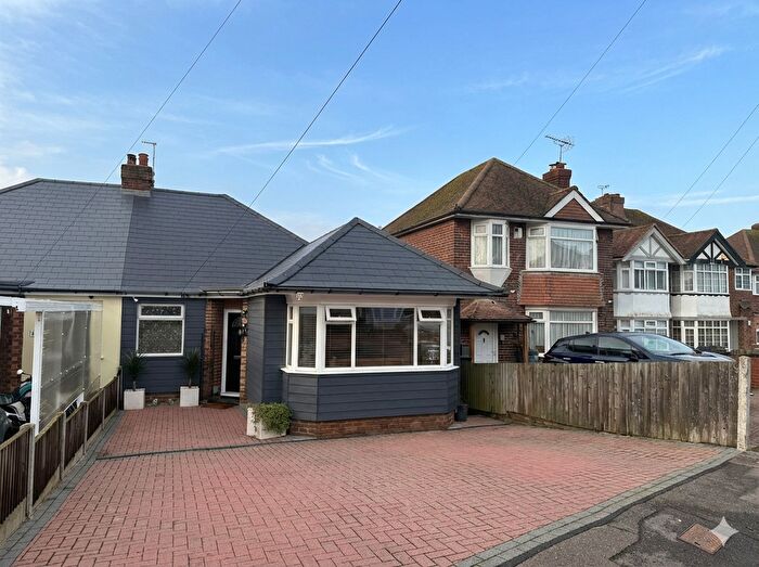 3 Bedroom Semi Detached Bungalow For Sale In Wallwood Road, Ramsgate, CT11