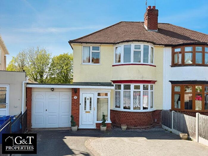 3 Bedroom Semi Detached House For Sale In Windsor Grove, Stourbridge, DY8