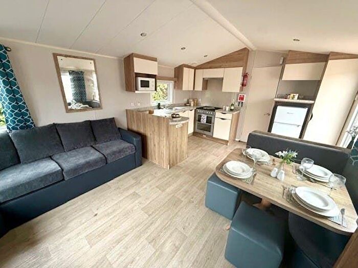2 Bedroom Mobile/park Home For Sale In Dovercourt Haven Caravan Park, Low Road, Harwich, CO12