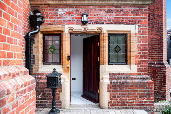 1 Bedroom Apartment For Sale In Ashmore Road, London, SE18