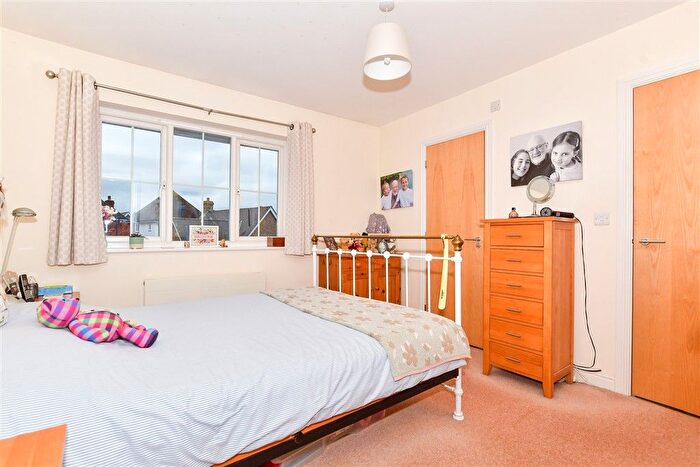 3 Bedroom Town House For Sale In Fortune Way, Kings Hill, West Malling, Kent, ME19