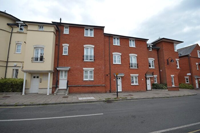 1 Bedroom Flat To Rent In Maitland Court, Belmore Lane, Lymington, Hampshire, SO41