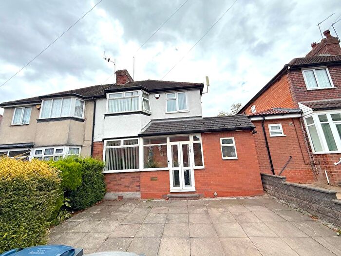 Semi-detached House For Sale In Haunch Lane, Birmingham, West Midlands, B13