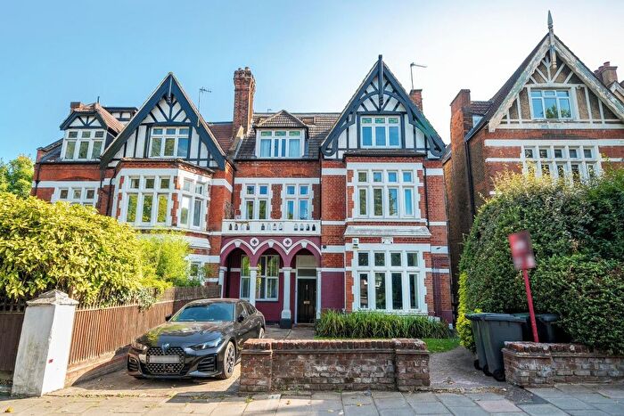 2 Bedroom Flat For Sale In Westwood Hill, London, SE26