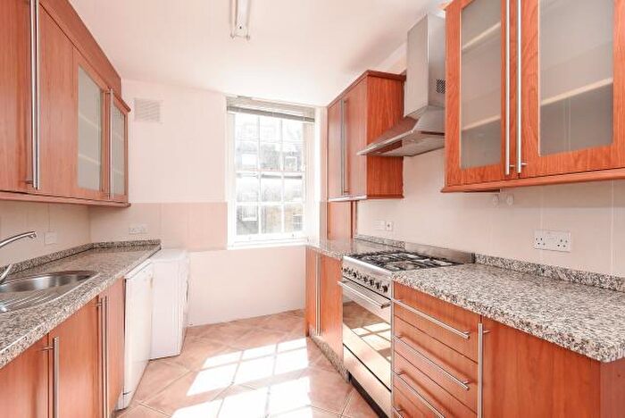 2 Bedroom Apartment To Rent In Garden Road, St. Johns Wood, NW8