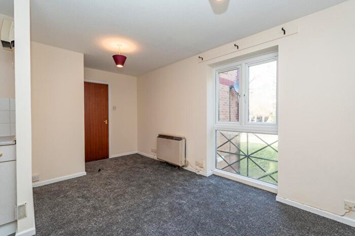 1 Bedroom Apartment To Rent In Chesterfields, Southampton, SO18