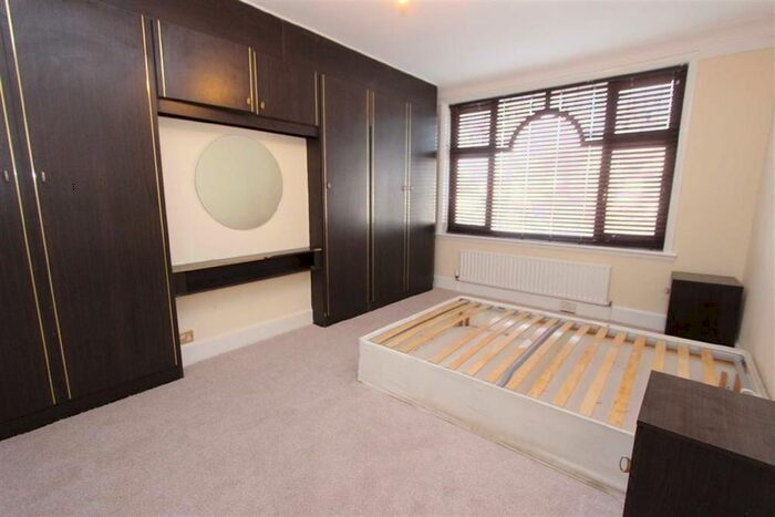 4 Bedroom Property To Rent In Tresco Gardens, Ilford, Essex IG3