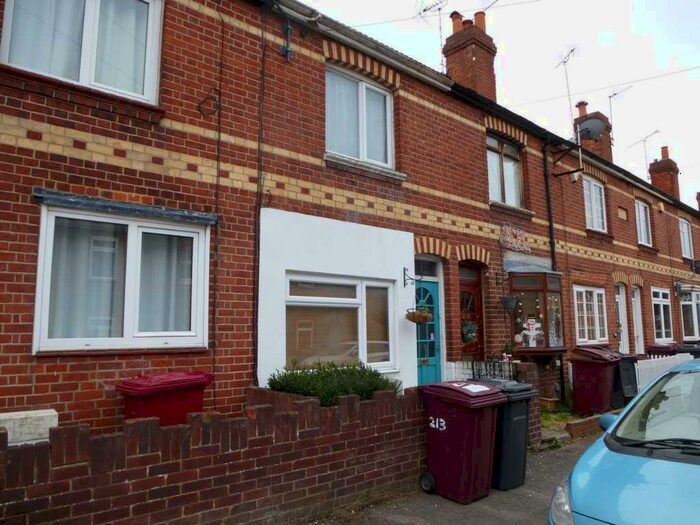 2 Bedroom House To Rent In Wykeham Road, Reading, RG6