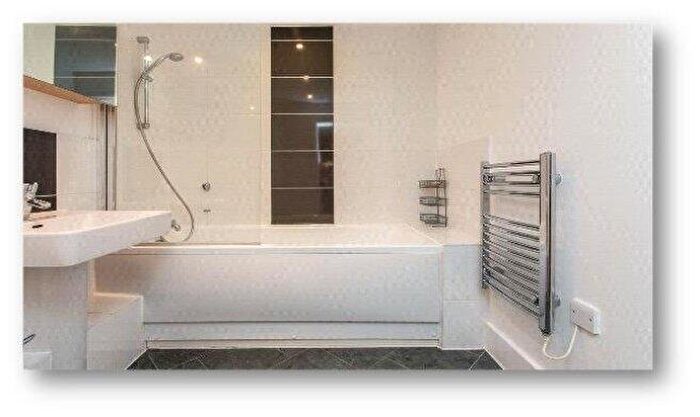 2 Bedroom Flat To Rent In Capital Square, KT17