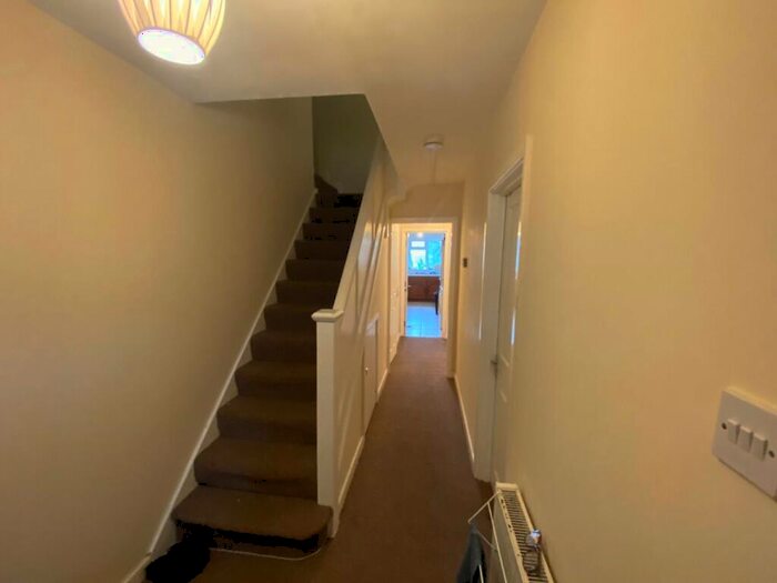 6 Bedroom Detached House To Rent In Wordsworth Road, HP11