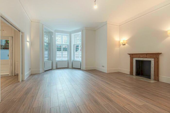 2 Bedroom Apartment To Rent In Elsworthy Road, Primrose Hill, NW3