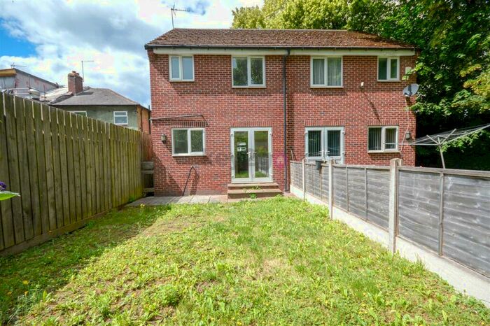 3 Bedroom Semi-Detached House To Rent In Handsworth Road, Darnall, S9