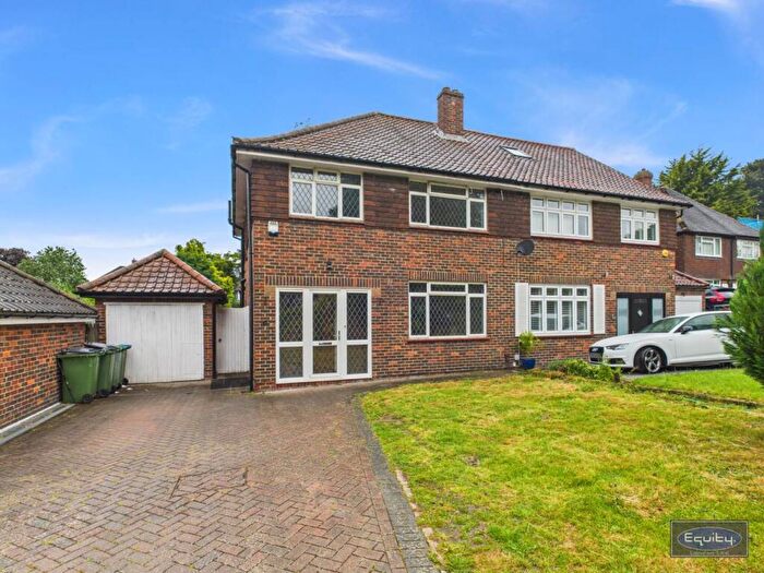 3 Bedroom Semi-Detached House To Rent In Fairoak Drive, Eltham, London, SE9