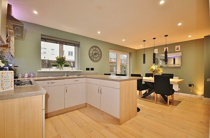 4 Bedroom Detached House For Sale In Townsend Road, Witney, OX29