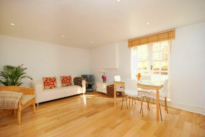2 Bedroom Flat To Rent In Queensbridge Road, Shoreditch, London, E2