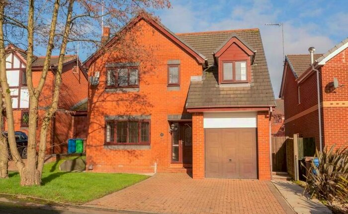 4 Bedroom Detached House To Rent In Tarnside Close, Smallbridge, OL16