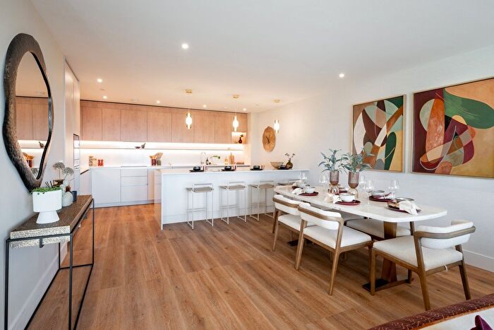 3 Bedroom Flat For Sale In Bow Green, Bow Common Lane, E3
