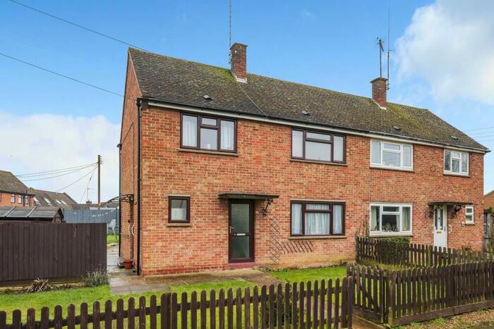 3 Bedroom Semi-Detached House For Sale In Cropredy, Banbury, Oxfordshire, OX17