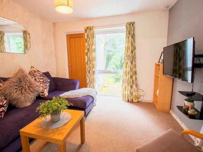 4 Bedroom Property To Rent In Querns Place, Canterbury, Kent, CT1