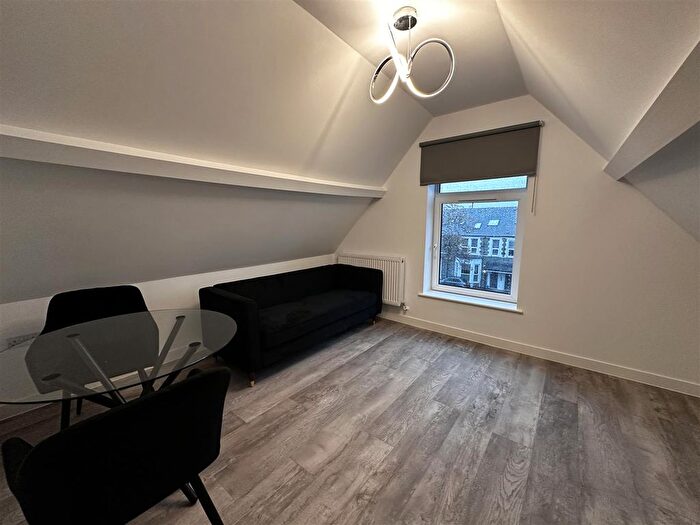 1 Bedroom Flat To Rent In Richmond Road, Cardiff, CF24