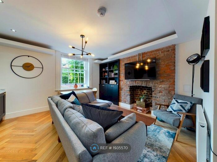 2 Bedroom Flat To Rent In Parkfield Road, Aigburth, Liverpool, L17